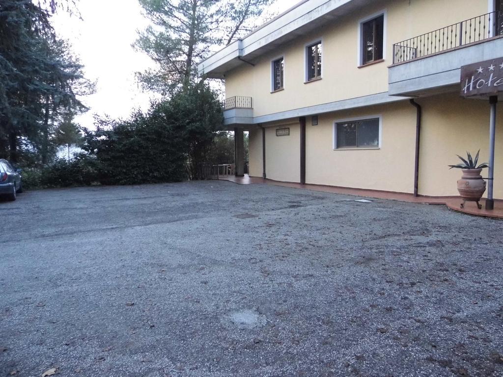 Hotel Valleumbra Torgiano Exteriör bild
